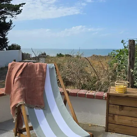 Feet In The Water, 100 M From The Center