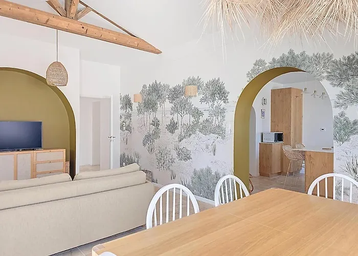 Feet In The Water, 100 M From The Center *