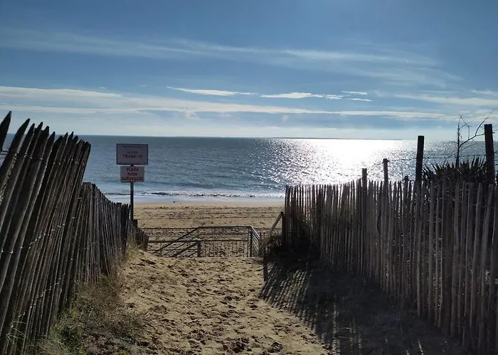 Nyaraló Feet In The Water, 100 M From The Center